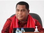 Ketua DPRD Maluku Benhur Watubiun