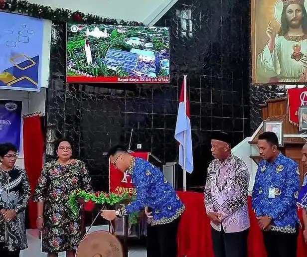 Wabup Malra Saat Membuka Raker XX YPPK J.B. Sitanala, Dorong Sinergi Pendidikan dan Pemda
